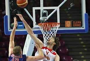 Spain Struggles To Beat Great Britain
