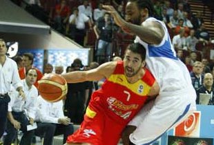 Spain Crushes France & Head To Semis