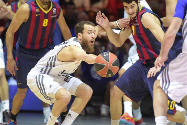 Real Madrid Dismantles FC Barcelona and Charges Into Euroleague Finals