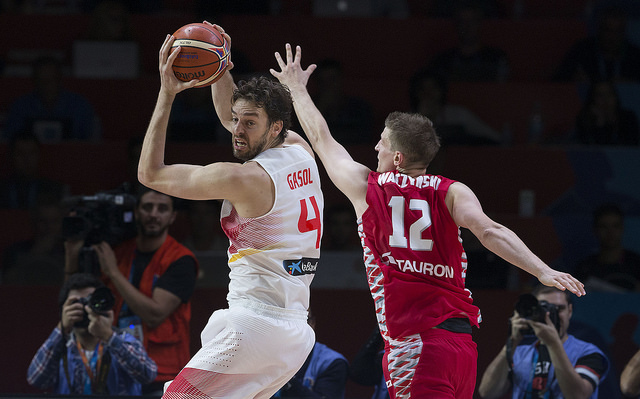 Spain Heads To Quarterfinals Strong With Win Over Poland 80-66